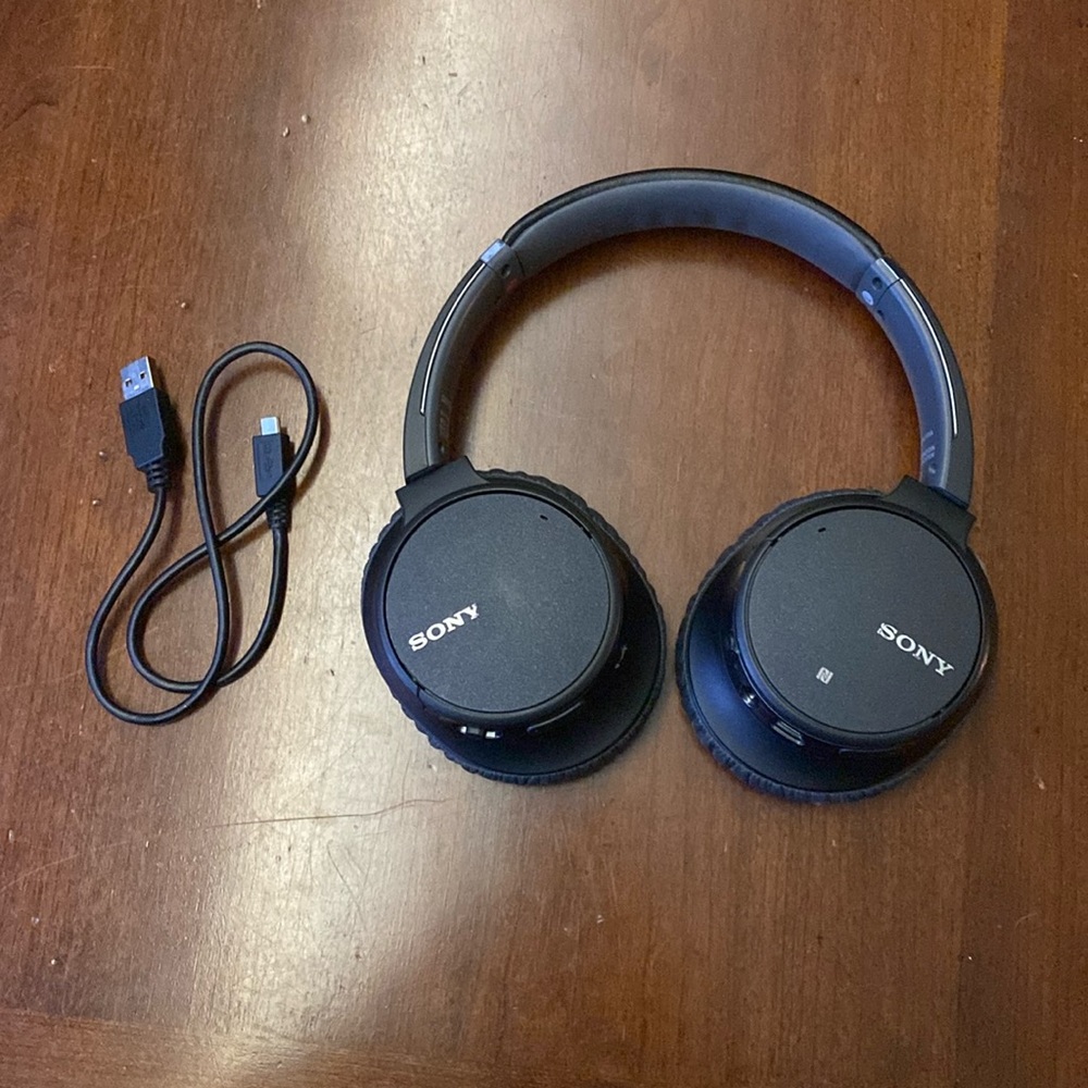 Sony noise cancelling headphones